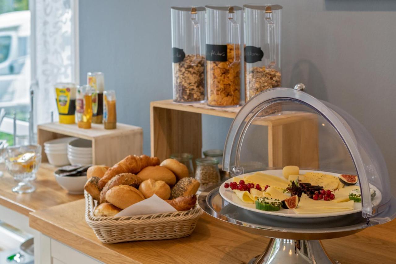 Hotel Am Elisabethufer Jever Ngoại thất bức ảnh
