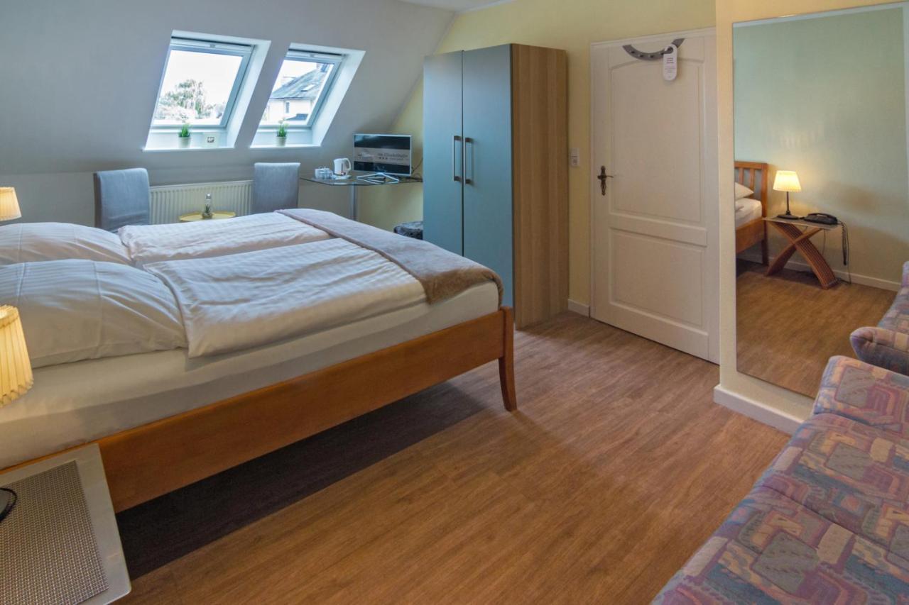 Hotel Am Elisabethufer Jever Ngoại thất bức ảnh