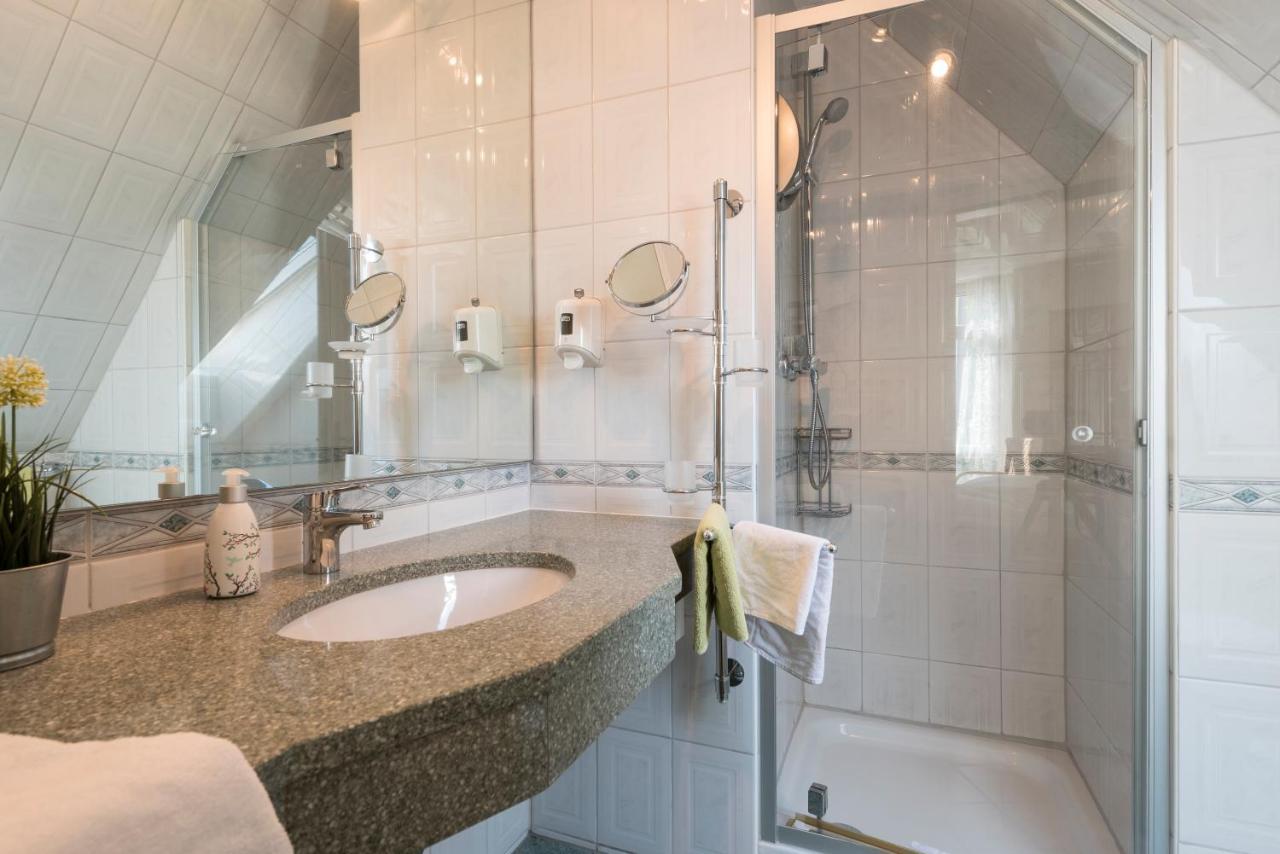 Hotel Am Elisabethufer Jever Ngoại thất bức ảnh