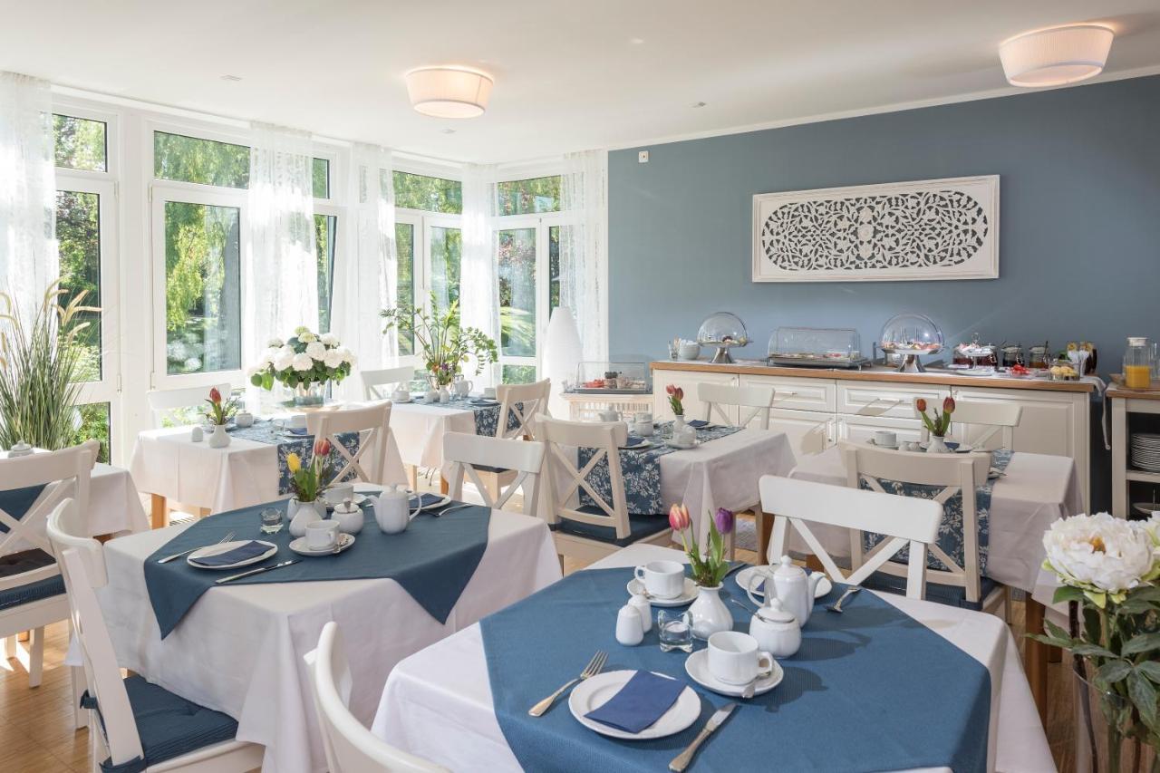 Hotel Am Elisabethufer Jever Ngoại thất bức ảnh