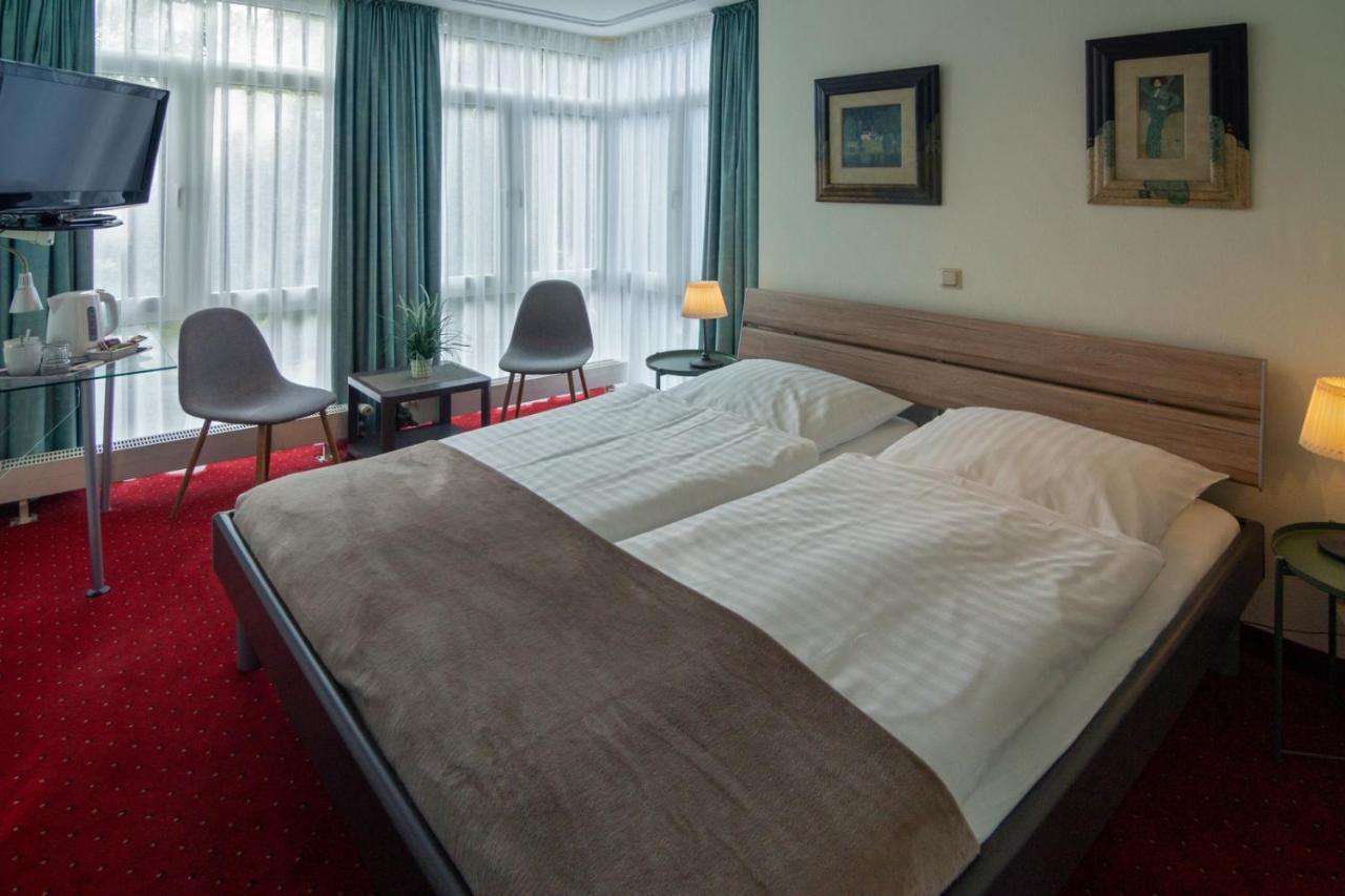 Hotel Am Elisabethufer Jever Ngoại thất bức ảnh